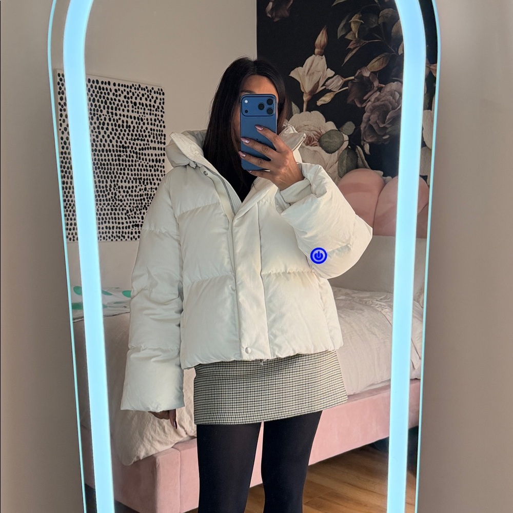Banana Republic Women's Off-White Puffer Jacket